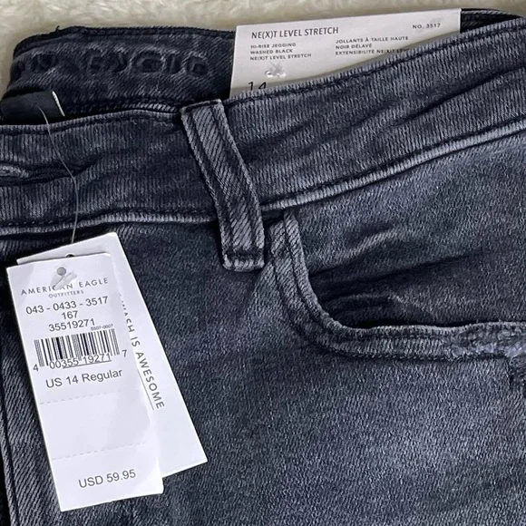 American Eagle distressed jeans - Picture 3 of 4